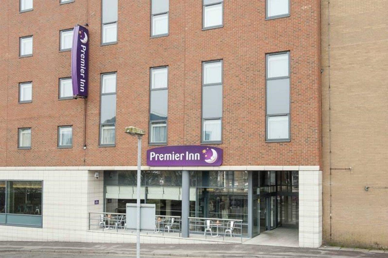 Premier Inn Luton Town Centre Exterior foto